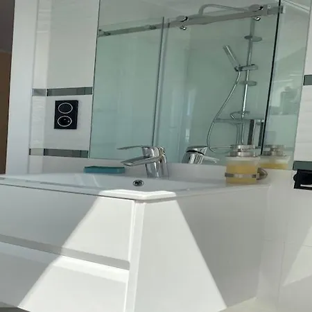 Apartment Luxury With Swimming Pool, Miedzywodzie