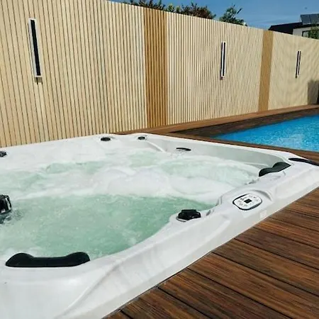 Luxury With Swimming Pool, * Miedzywodzie