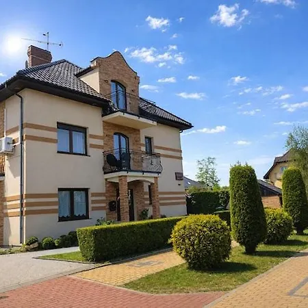 Apartament In Mi Dzywodzie With A Swimming Pool Międzywodzie