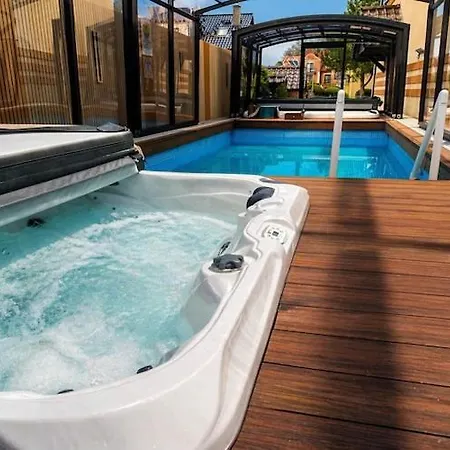In Mi Dzywodzie With A Swimming Pool *